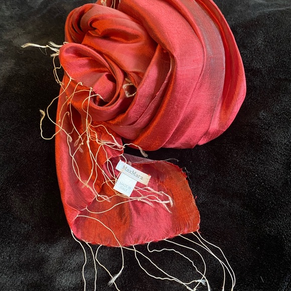 MAX MARA PRE OWNED SCARF 🧣 IN PERFECT CONDITION MADE IN ITALY - Picture 3 of 10